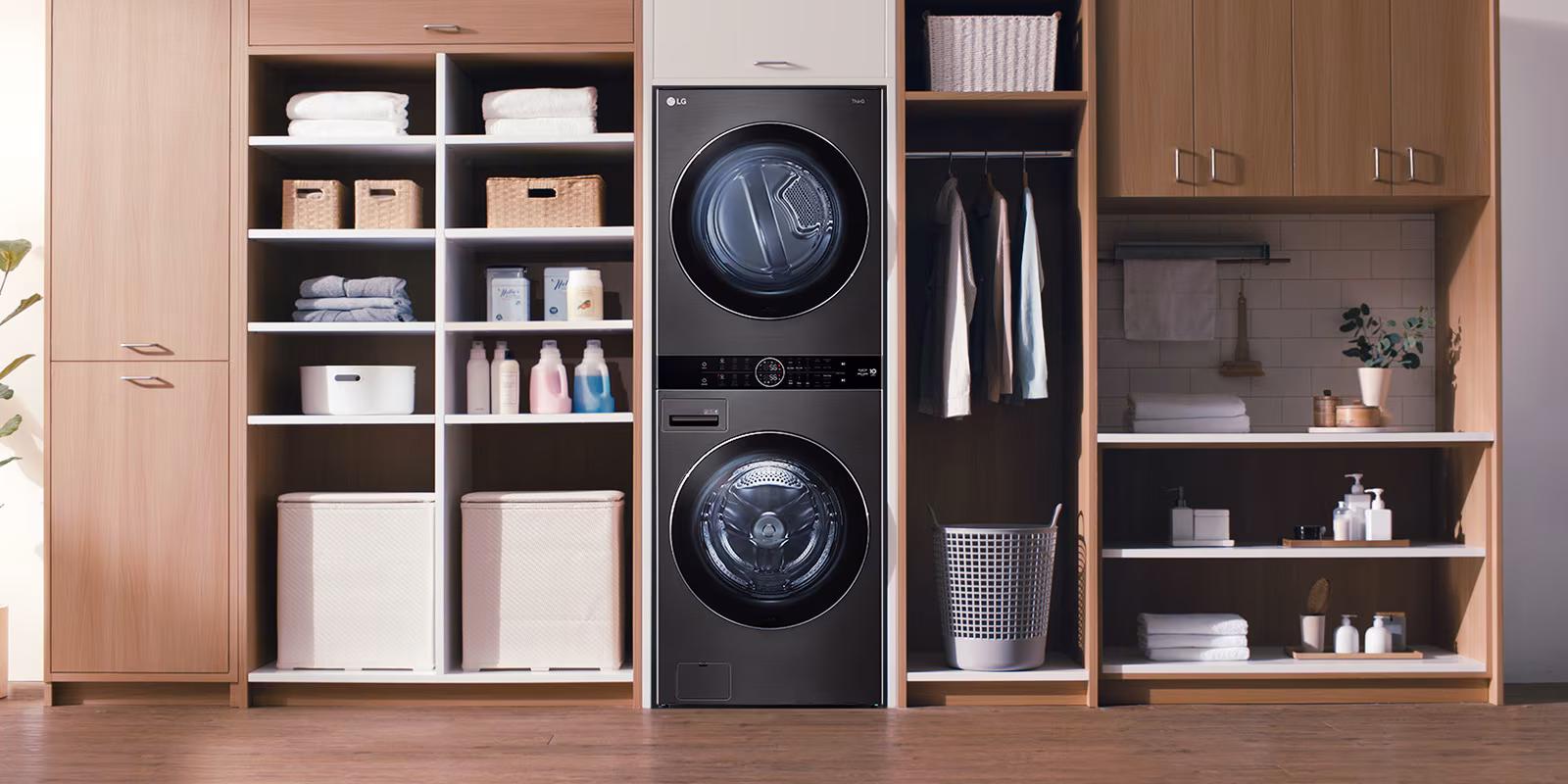 14/10kg WashTower™ 17 wd washtower heat pump blacksteel 02 2 3 more space d